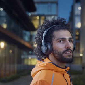 Philips Draadloze Sport Koptelefoon zwart 05