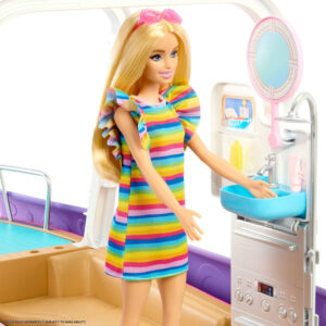 Barbie Droomboot Speelset met barbie meubels en glijbaan 04